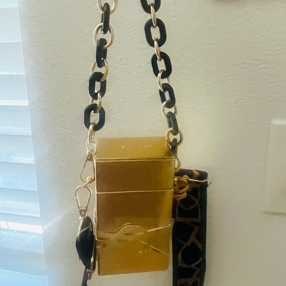 YSL crossbody bag 🔥🔥🔥 - Picture 2 of 8